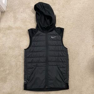 Nike puffer vest small